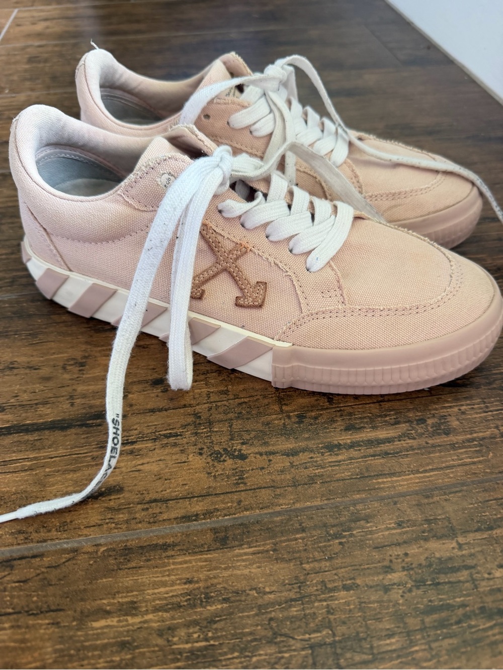 Off-White c/o Virgil Abloh Vulcanized Low Top Sneakers Pink Blush EU 38 US 8